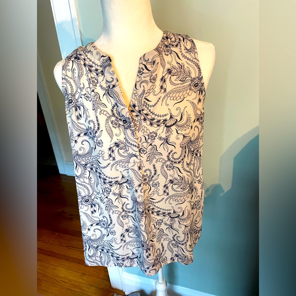 Floral sleeveless blouse